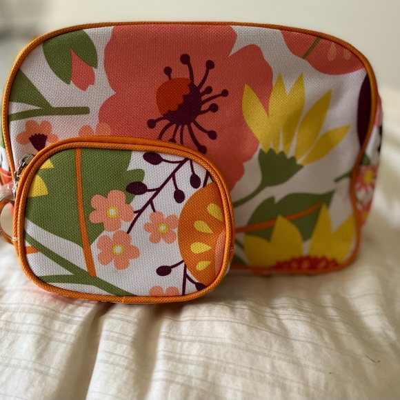 NEW, NEVER USED CLINIQUE MAKE UP BAG & CHANGE PURSE/WALLET - Picture 4 of 7